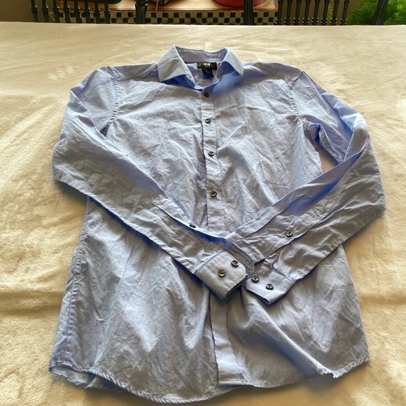 Mens H&M Blue Button Down Shirt. Size Small. - Picture 2 of 3